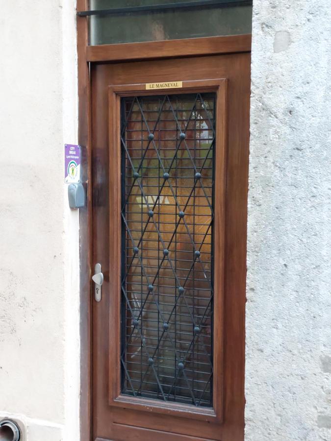 Gite Le Magneval Лион Экстерьер фото